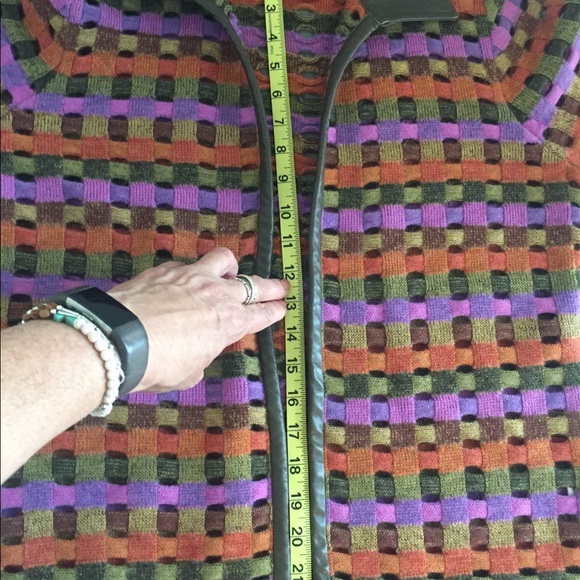 🤗 Designer Leather collar & trim (buttery soft) Cardigan. Beautiful crop design - Picture 7 of 8